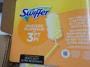 2 Swiffer 3 ft Dusters with Extra D...