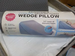 Adjustable Cooling Memory Foam Wedg...