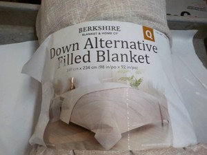 Berkshire Down Alternative Filled B...