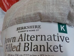 Berkshire Down Alternative Filled B...