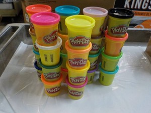 Hasbo 24 Modeling Play-Doh Compound...