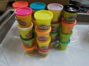 Hasbo 24 Modeling Play-Doh Compound...