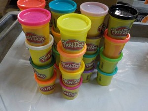 Hasbo 24 Modeling Play-Doh Compound...