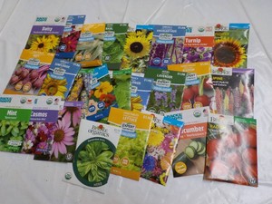 25 Garden Seed Packets...