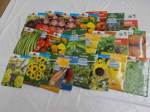 25 Garden Seed Packets...