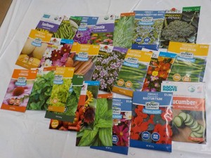 25 Garden Seed Packets...