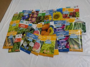 25 Garden Seed Packets...