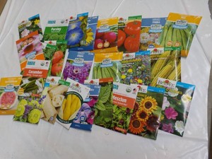 25 Garden Seed Packets...