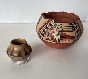 Small SW Native Pot (sgn. D. Tula)  SW Jemez Pot