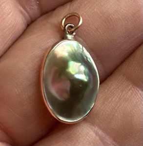 Vintage 10K Gold Mounted Mabe Pearl Pendant