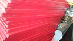 Red Vinyl-Covered Gymnasium Safety Wall Padding with Foam Core (22).