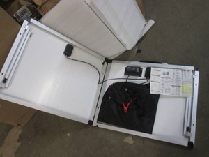 New folding solar panel charger wit...
