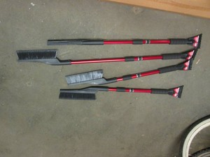 4 Extendable ice scraper brushes...