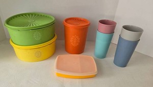 Tupperware Storage Containers & Tumblers (Lot of 8)