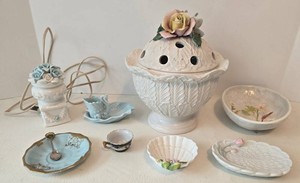 Decorative Porcelain Collectibles & Lighted Rose Lamp Mixed Lot