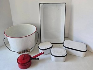 Vintage Enamelware Kitchen Lot (Lot of 6)