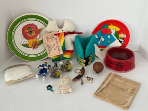 Mixed Lot of Hallmark, Elephant Fingers & Peanuts Collectibles