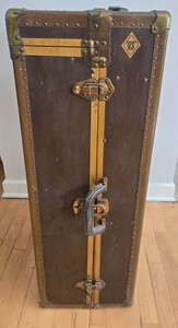 Vintage US Trunk Company Trunk 19.5 X 13 X 36 in