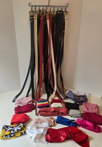Variety of Vintage Womens Belt Mixed Lot - Leather, Fabric, Woven