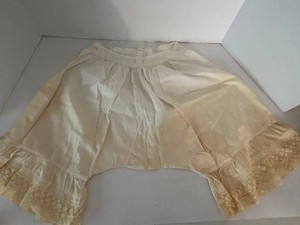 Vintage 1930s Cream Lace-Trim Bloomers