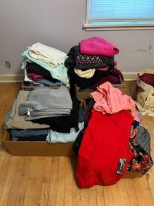 Large Lot of Ladies Clothing- Shirts, Dresses, Pants & More Some New with tags