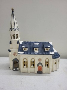 Ouellette Snow Hamlet Lighted Ceramic Church House 1987 Taiwan