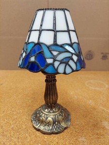 Tiffany-Style Stained Glass Tealight Candle Holder Miniature Lamp Blue White