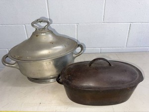 Vintage Wagner Cast Iron Oval Roaster & Unmarked Covered Pot