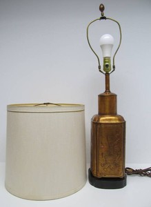 Vintage Mid Century Oriental Gilt Wood Table Lamp