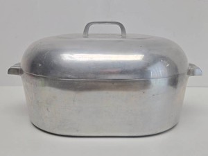 Nice condition Vintage WAGNER Magnalite Roaster wLid &amp Insert