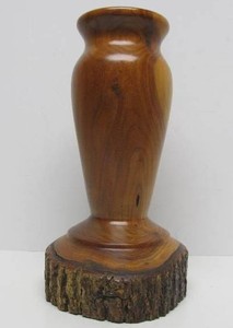 Excellent Vintage Hand Turned Natural Log Vase by Farmington, MN Artist Tom Stahnke