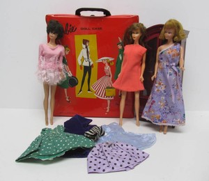 Vintage 1960s BARBIE Dolls wCases &amp some Outfits