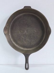 Large Vintage 13 Cast Iron Pan
