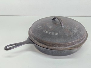 Vintage WAGNER Drip-Drop Skillet wLid