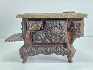 Original Antique Cast Iron Toy or Salesman Sample Stove