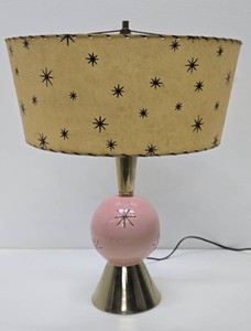 Great Looking Mid Century Atomic Pink Table Lamp wFiberglass Shade