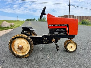 Nice Original Vintage Ertl ALLIS CHALMERS Pedal Tractor
