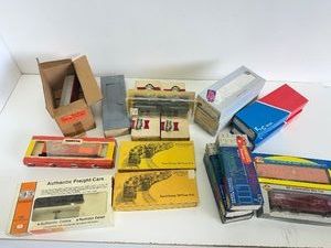Large Group of Quality HO Train Cars wOriginal Boxes
