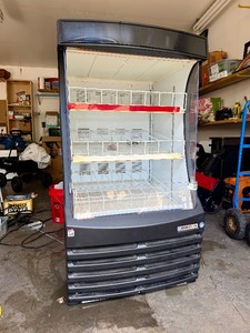 Quality Working BEVERAGE-AIR Commercial Open-Front Refrigerated Cooler