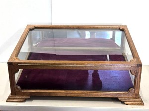 Excellent Vintage Oak Slanted-Front Store Display Countertop Display Case