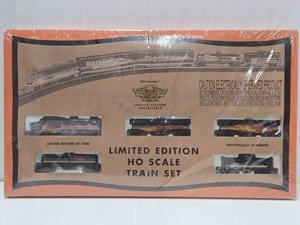 Like-New or New Complete HO Scale ELVIS HARLEY DAVIDSON Train Set