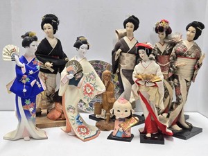 Nice Collection of Vintage Japanese Dolls