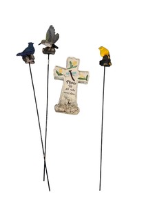 Lot of 4 Garden Dcor Pieces  Decorative Bird Stakes & Inspirational Cross