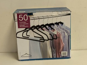 50 NONSLIP HANGERS BLACK