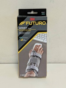 NEW 3M FUTURO WRIST RIGHT ADJUSTABLE DELUXE STABILIZER