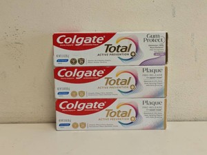 NEW COLGATE TOTAL PLAQUEGUM PROTECT TOOTHPASTE 3PK