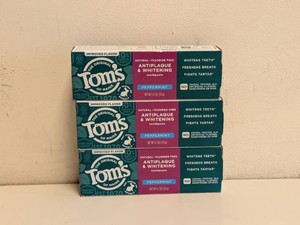 TOMS ANTIPLAQUE & WHITENING TOOTHPASTE 3PK