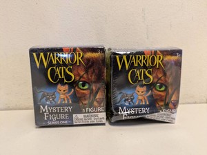 (2) WARRIOR CATS MYSTERY FIGURE SERIES ONE
