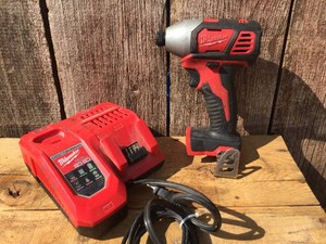 MILWAUKEE 2656-20 Cordless 18B 14 Hex Impact DriverCharger