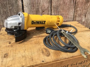 DEWALT DWE402N 4 12 Angle Grinder - Corded - Nice